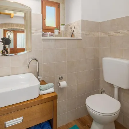 Casa Vita Holiday Home Porec Exterior photo